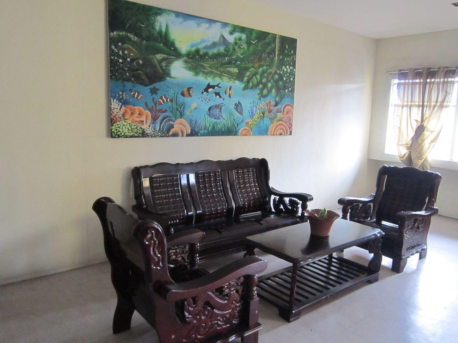 Middle Town Inn Bacolod Bagian luar foto